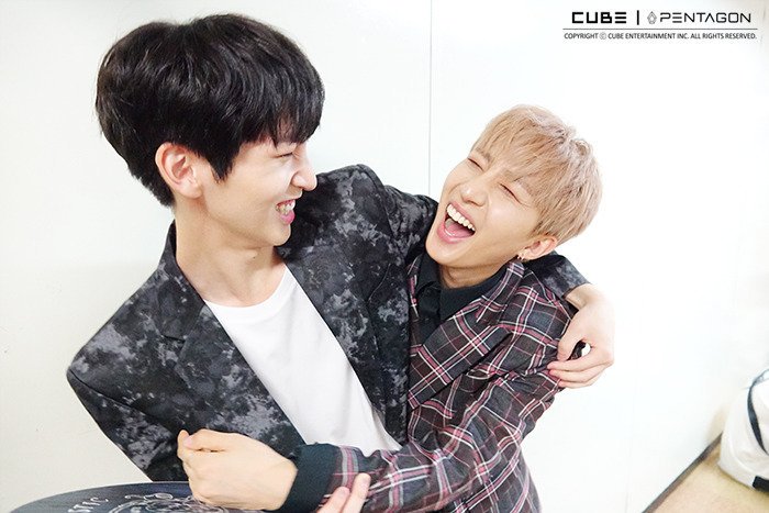 pockethoetaek's tweet image. no thoughts today just shinwon big hui small
#HappyShinwonDay
#헐_고신원생일_대박사건
&amp;lt;#후이 #펜타곤&amp;gt;