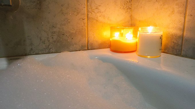 Who is ready for a #live show?! Lighting my candles and drawing a bubble bath right now.🛀🕯🕯 Follow me<a href="/tag/live"class="tags">#live</a><a href="/tag/chaturbate"class="tags"><span>#chaturbate</span></a>