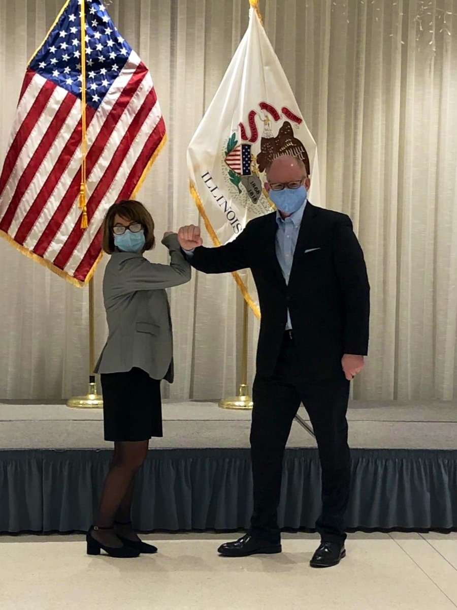 ElectILSenDems's tweet photo. .@HarmonForSenate and the newest State Senator, Meg Loughran Cappel, who was sworn in today! #IL49 https://t.co/9wP8bN3iEm