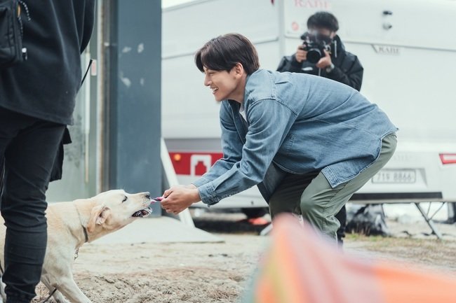 New stills of "Lovestruck In The City" Coming soon in #kakaotv #Netflix on 22nd #LovestruckInTheCity #CityCouplesWayofLove #도시남녀의사랑법 #박재원 #池昌旭 #チチャンウク...