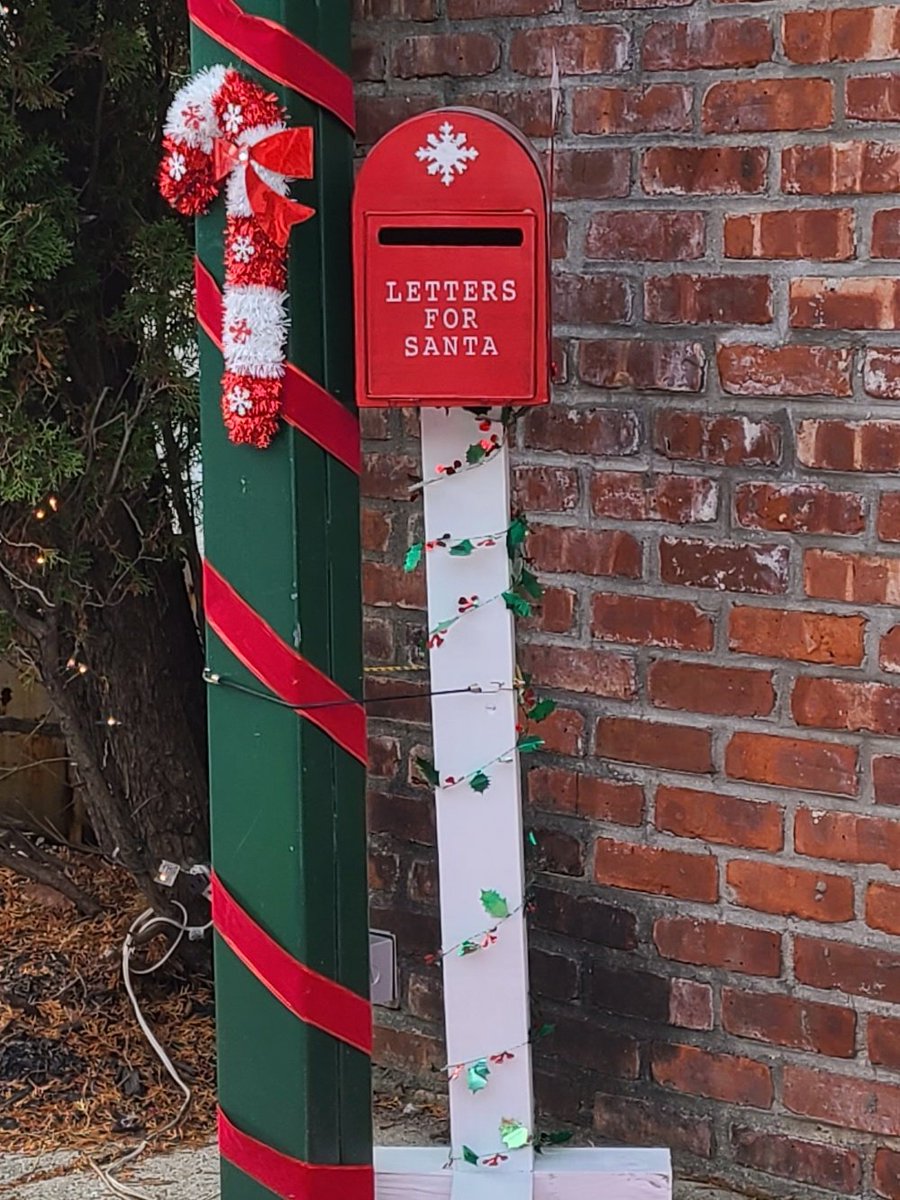 EXPERTonTHEASK's tweet image. We all need to write our #Santa #letter I will start you add on here! "Dear Santa can we have the #Superheroes extinguish the #virus?" You're next what will you ask Santa?