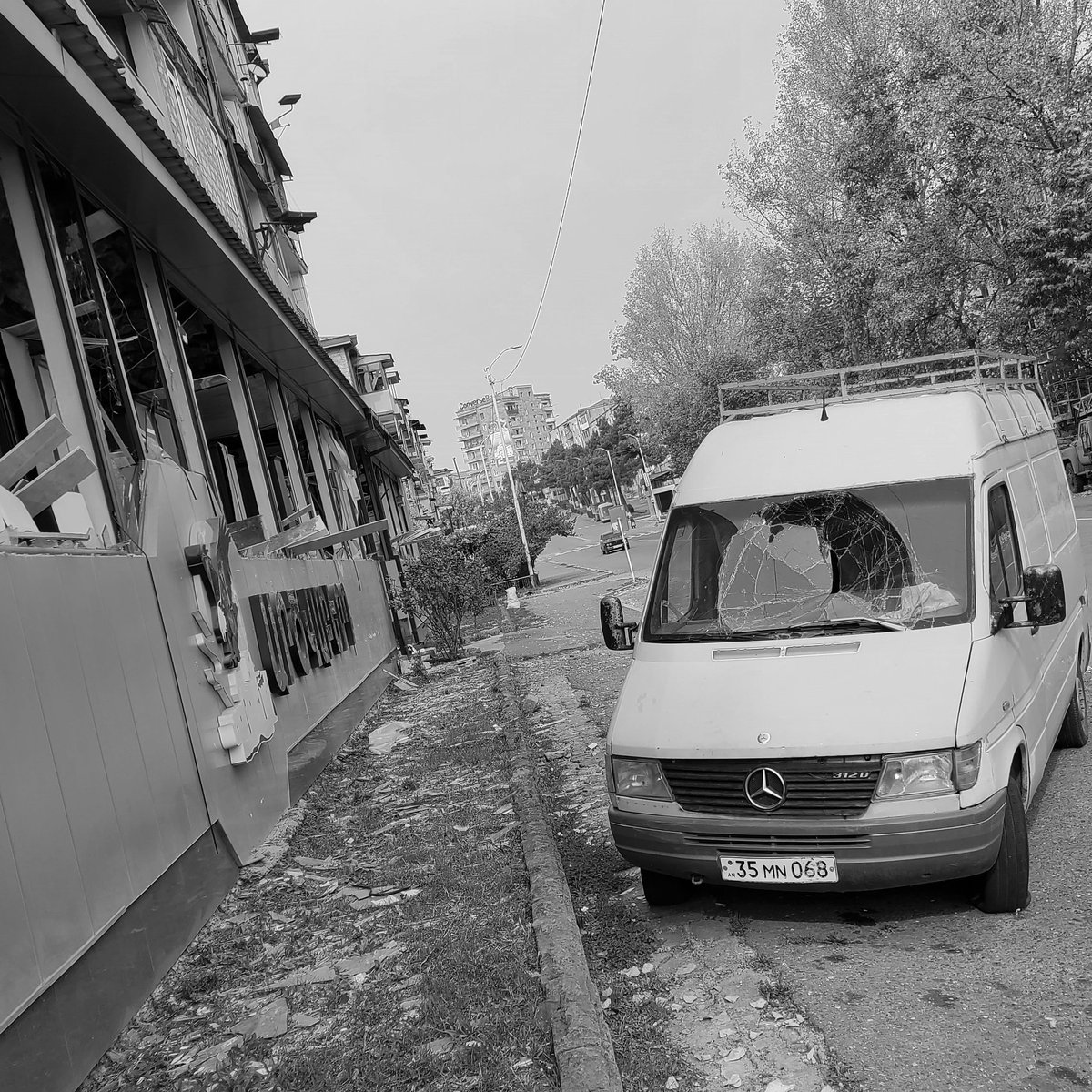 ArtsakhPatrick's tweet photo. Stepanakert November 2020 - Bomb damage of civilian targets
#RecognizeArtsakh #ArtsakhStrong https://t.co/NoHY2thGPt