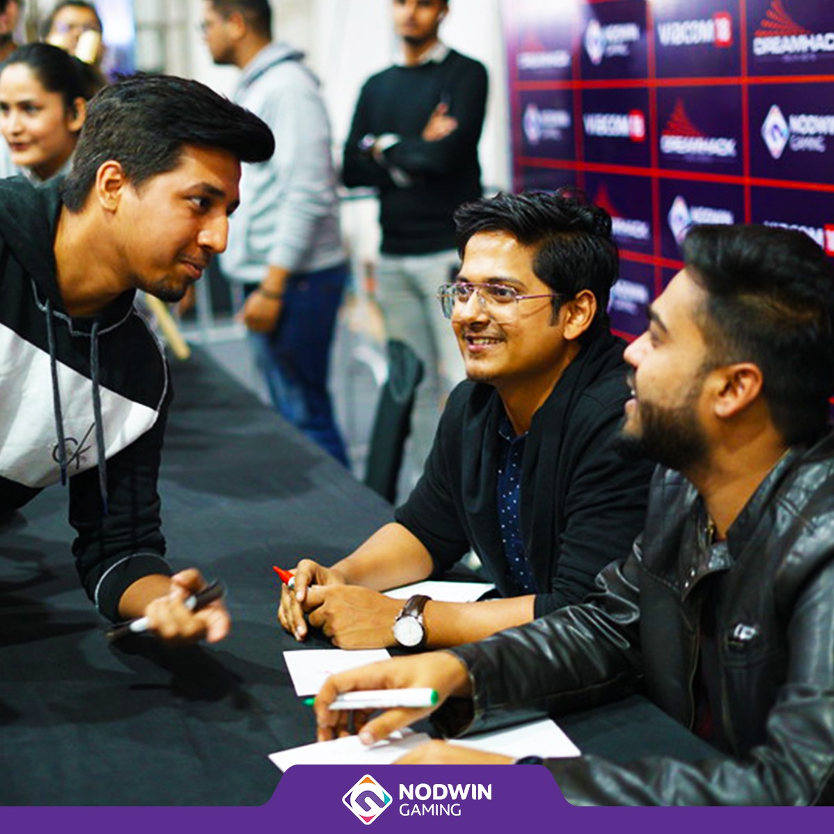 NodwinGaming's tweet photo. #Throwback to last year's epic memories of Dreamhack🔥 The time of the year when the gaming community comes to life✨🎮 The presence of these individuals at the venue was sensational⚡⚡
What was your favourite moment from Dreamhack Delhi 2019?♥️🤩
#dreamhack2019 #delhi https://t.co/cXk9qiQEQQ