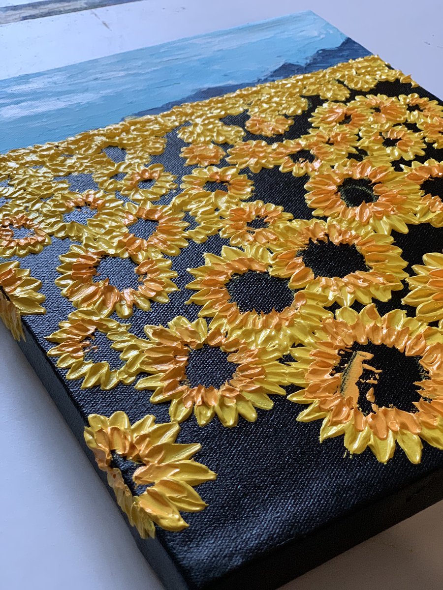 New work in progress!

#sunflower again!

#sunflowers #field #Flowers #flowersonfriday #yellow #landscapebeauty #texture
