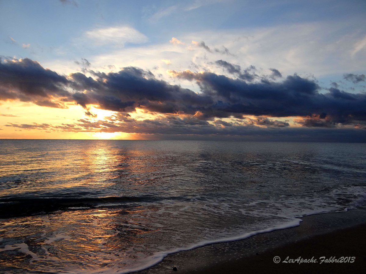 creative_lex's tweet photo. The Morning is an excellent workout and way to meet the pleasant sensations and moments or moments of a Relaxing Sunrise. #creative_photography #sunset #landacape #photo #photography https://t.co/5touqxUYtz