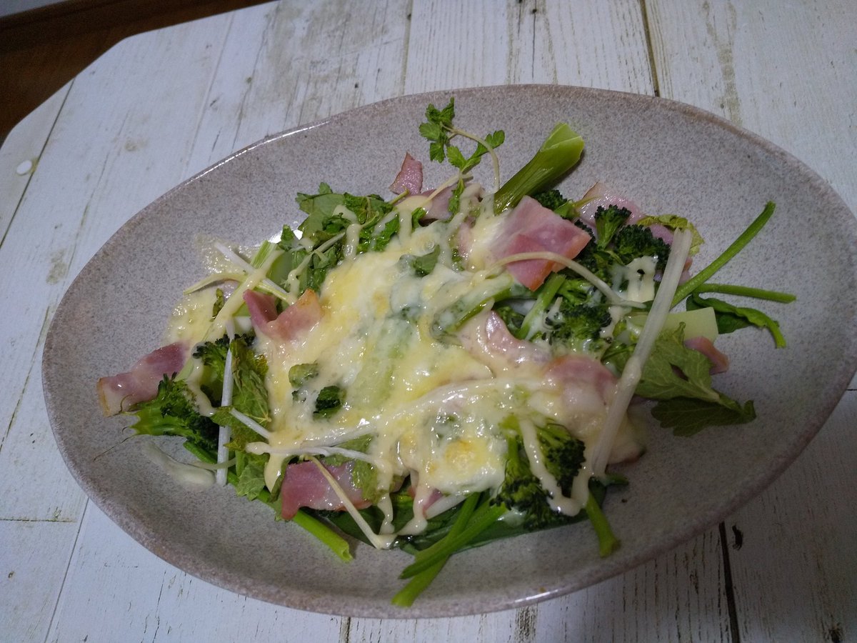 Ruru 焼きサラダ サラダほうれん草 セロリ ブロッコリー ベーコン 溶けるチーズにマヨネーズ掛けて焼くだけ 糖質制限