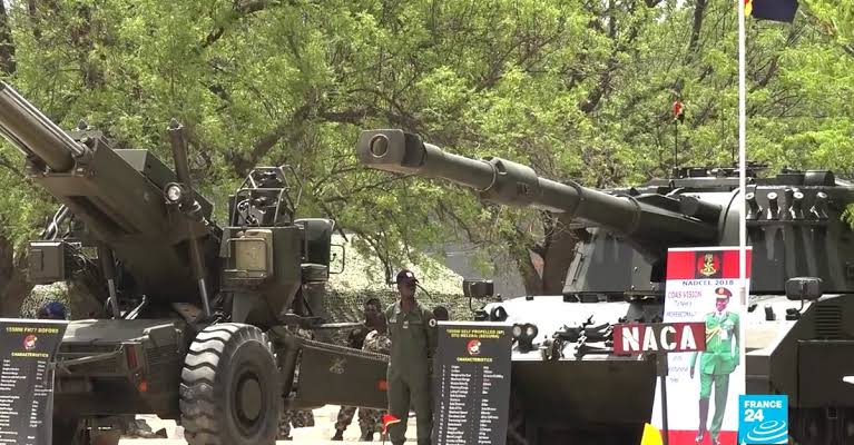 In the hypotherical scenario of a shooting war with a powerful adversary the first target will probably to hunt and destroy the biggest gun in the Nigerian army arsenal, the Palmaria 155mm Self propelled howitzer. Its the single hardest hitting weapon in the army's arsenal.