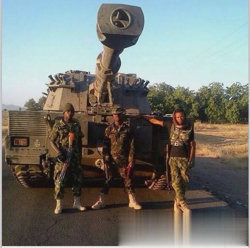 In the hypotherical scenario of a shooting war with a powerful adversary the first target will probably to hunt and destroy the biggest gun in the Nigerian army arsenal, the Palmaria 155mm Self propelled howitzer. Its the single hardest hitting weapon in the army's arsenal.