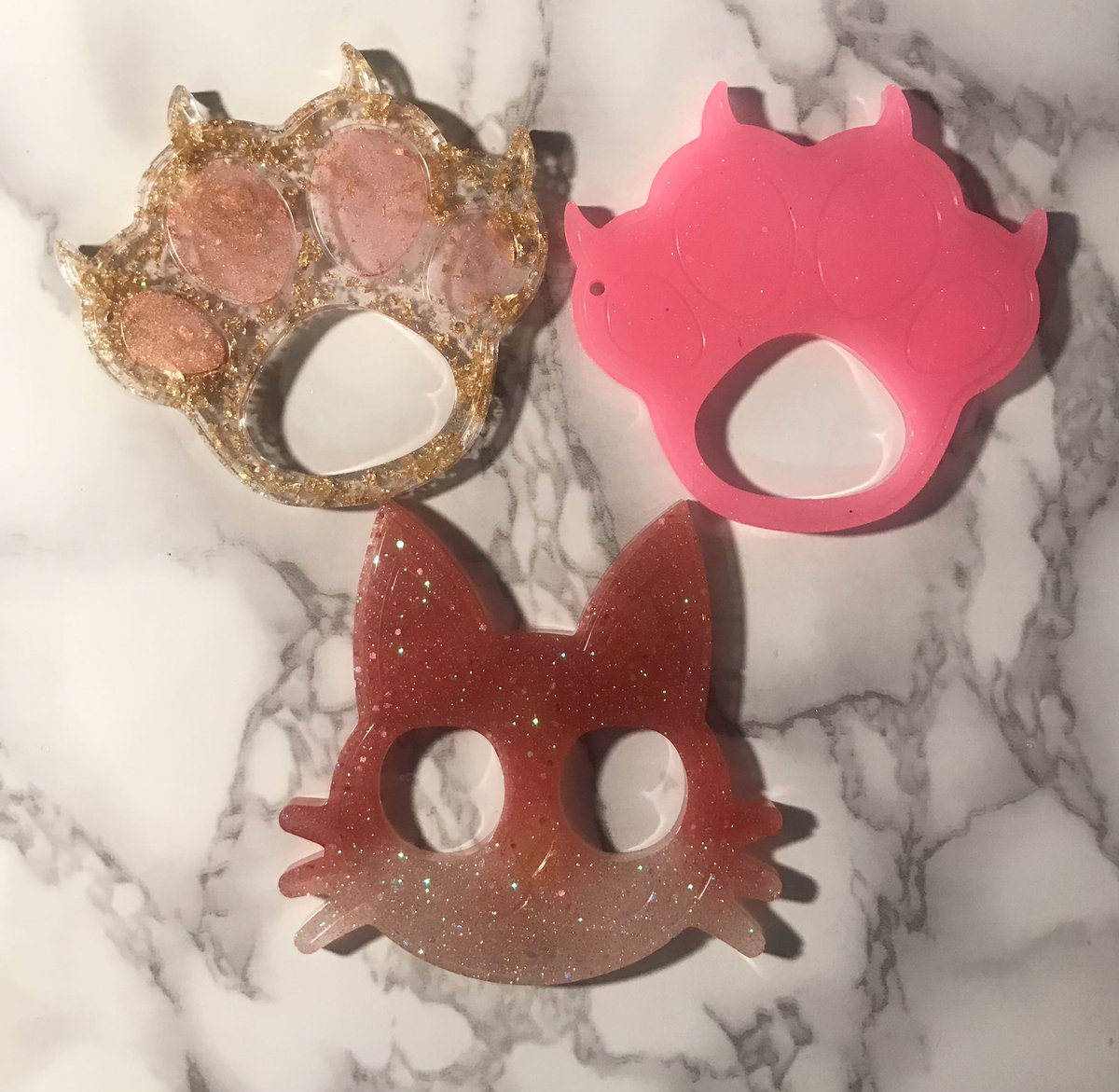 jadesjewelsLLC's tweet photo. Adding new self defense keychain bundles to my website now! More going up later today🤗
 https://t.co/WfpPGNWcKT ✨use code GRINCH to save 15% on orders $25+✨

#BlackOwned #BlackOwnedBusiness #SmallBusiness #shopsmall  #shopsmallthischristmas #defensekeychains https://t.co/IjWyr2btA4