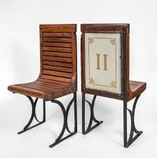 The seats in second-class carriages meanwhile were wooden. Incidentally there are a couple of these currently up for sale online (asking price $4000). 5/7