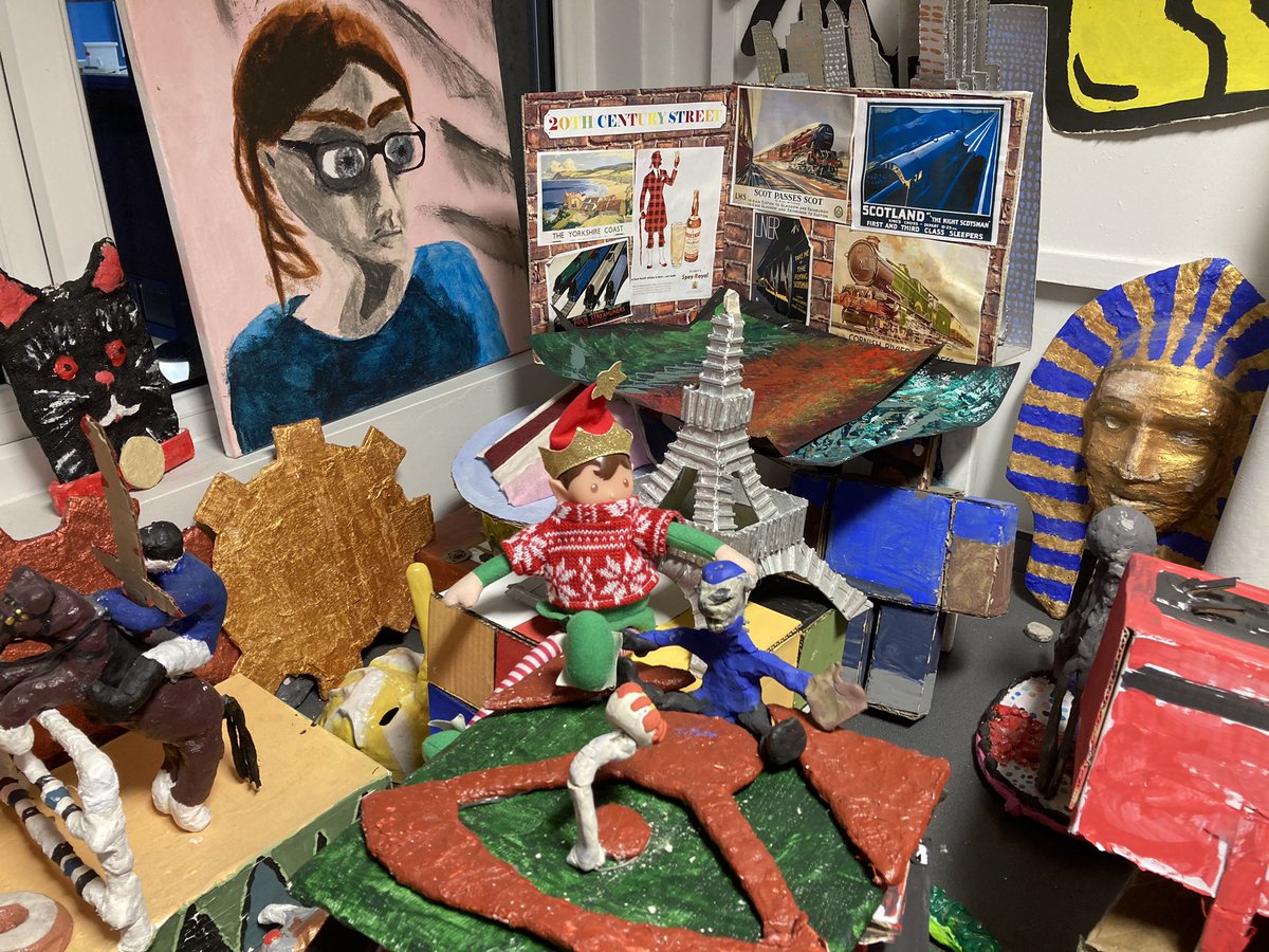 CastleHillHigh's tweet photo. Some excellent artwork here..... oh, and an elf!
#ChristmasAtCastleHill #ElfWarning https://t.co/qgWRVq9oBc