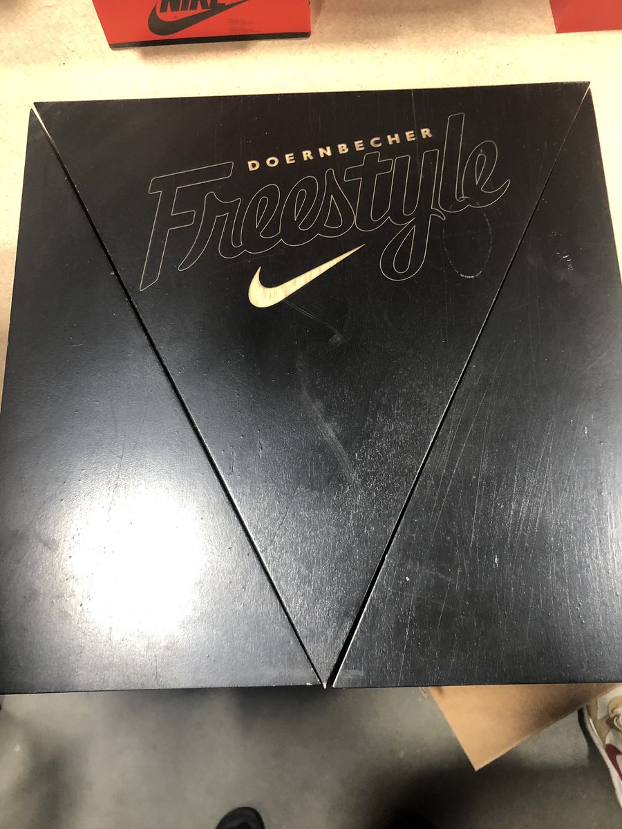 westntfy's tweet image. WestNotify members will have access to an EXCLUSIVE CHRISTMAS GIVEAWAY, for the 1/2 Doernbecher’s! 🤩

1 of 2 pairs in the world of these...🤭

Our members only receive the BEST! 🎁

RT this post to win a special prize! ♻️