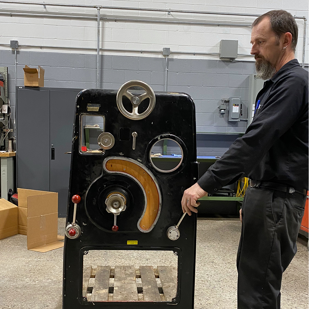 HowardIronWorks's tweet photo. What are they up to with this old #Heidelberg #Rotaspeed guard? Stay tuned. #printinghistory #printingmuseum #museumrestoration #yearendproject https://t.co/m402GiyFnE