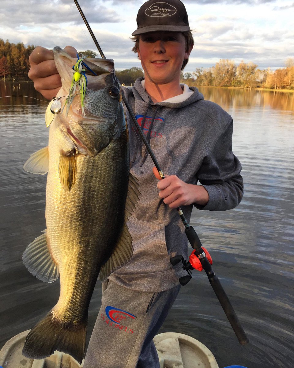 HSpinnerbaits's tweet photo. Drake with this Humdinger Toad!

#humdingerspinnerbaits #dinger #toad #bassfishing #frshwater #freshwaterfishing #tandjlures #spinnerbait https://t.co/CdpNwxEfvX