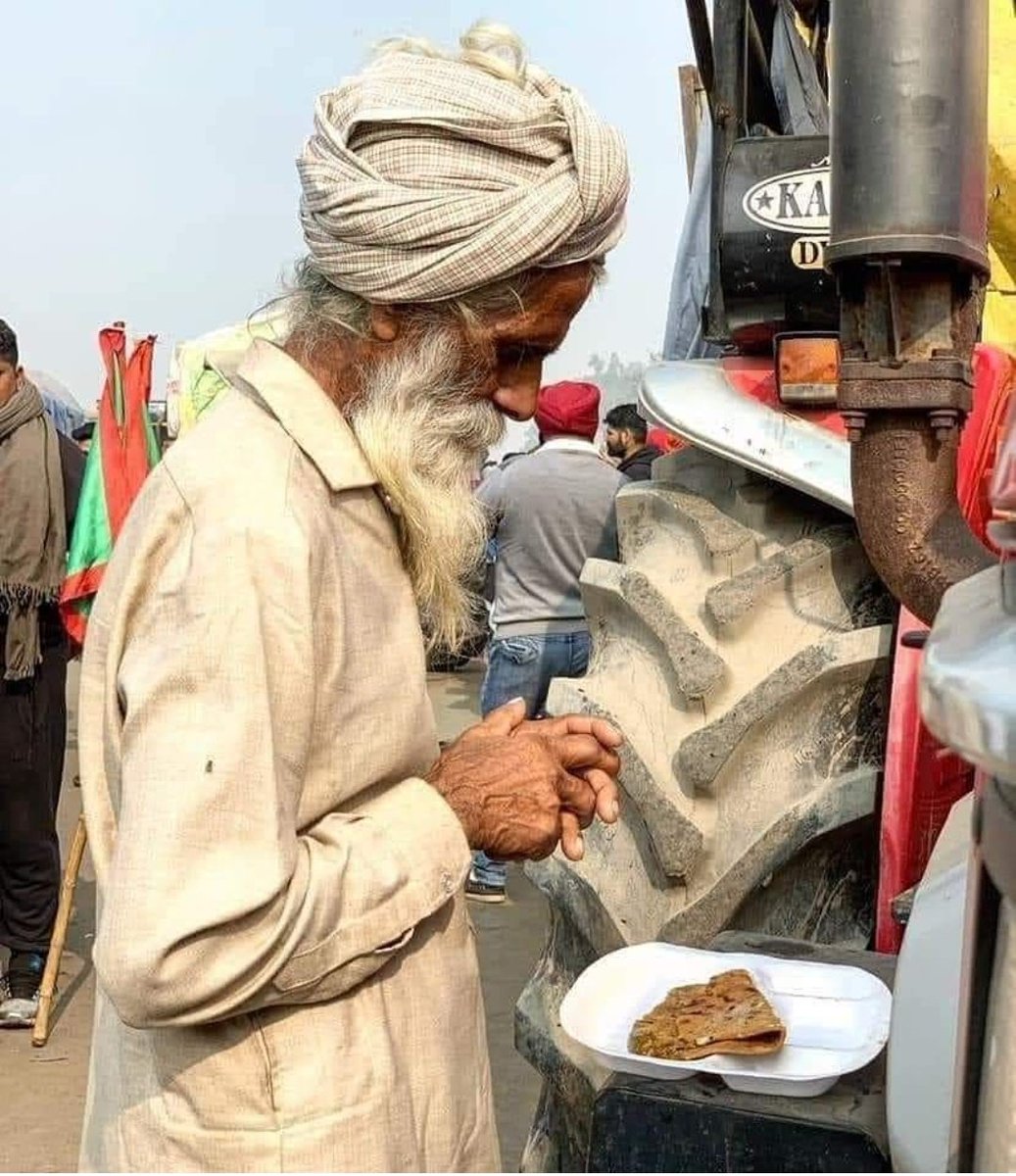 Chamkila22's tweet photo. #Humanrights4farmers #Tractor2Twitter #farmersprotest
#Farmersnotterrorists https://t.co/aKpg4cVb1K