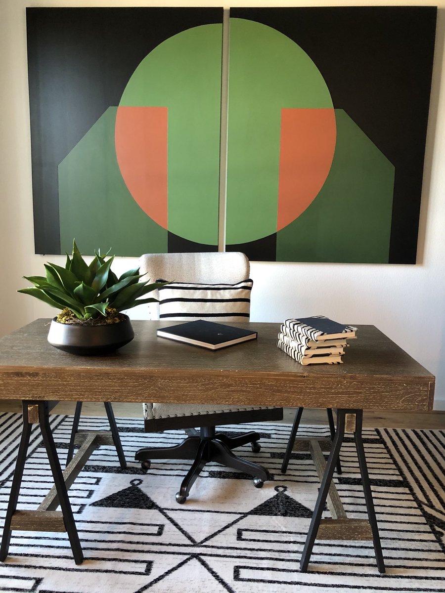 nikiacosta's tweet photo. Californians are flocking to Austin in droves. These come from a model home in Leander, well appointed in the $440k range at 2100-2300 square feet. Spacious yards, tons of trails/natural areas, and a hot destination for nearby tech employers. #austin #realestate #movetoaustin https://t.co/4B11fKMElp