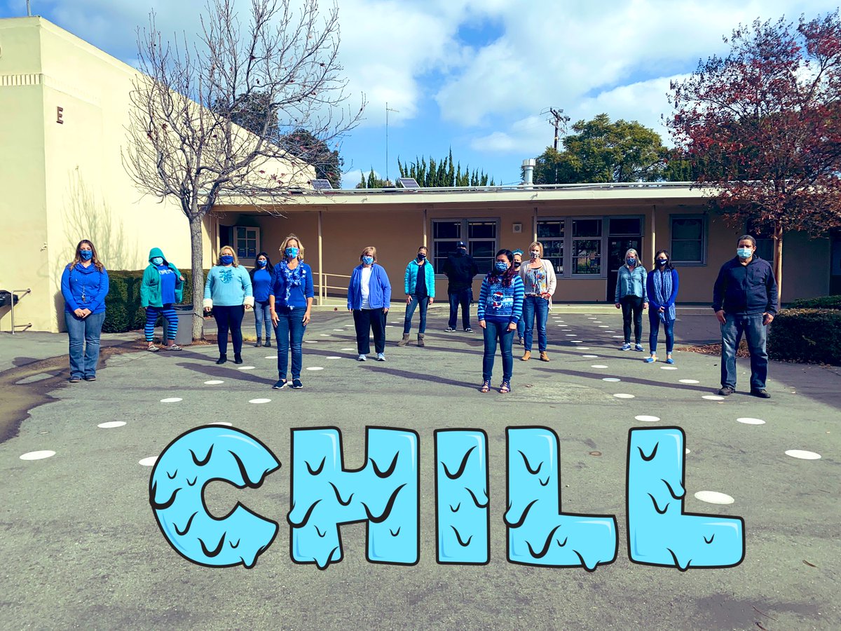 7th Day of Holiday Cheer💙. School pride 💙💙#proudtobeLBUSD #roadrunnerStrong