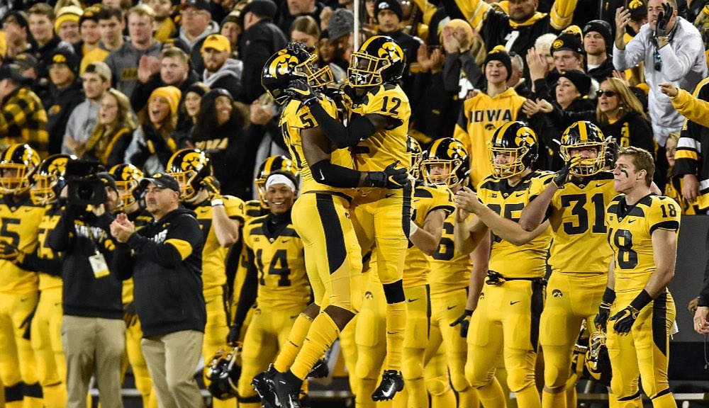 elijmillerrr's tweet photo. After a dream call with @LeVarWoods I am extremely excited to announce my commitment to the University Of Iowa. I can’t thank @DilfersDimes and @si_one11  and the whole @LAmustangFB Tribe for helping me in this process! @TylerBarnesIOWA @CoachSWallace @HawkeyeFootball https://t.co/qyu7Qs2QwI