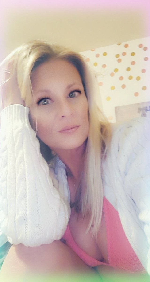 ga_dime's tweet photo. Christmas time is so much harder being a single parent. The stress is too much! Where the hell is my Sugar Daddy Claus???? Ugh https://t.co/NfuAPgM5YP
