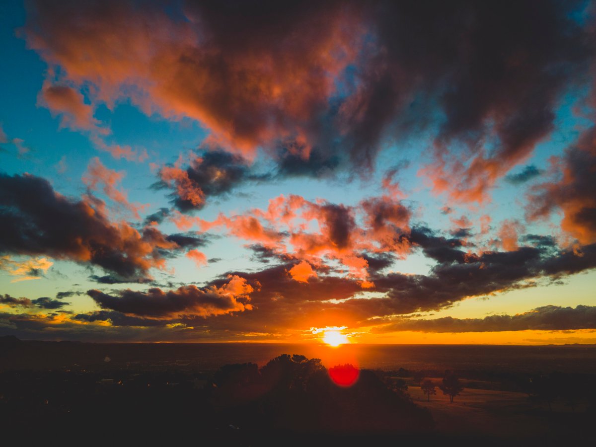 SalgadoPhoto_'s tweet photo. Does it ever feel like you're living in a painting? 
📍El Paso, Texas https://t.co/g63q26ZojM