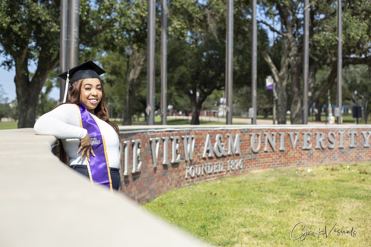 CjmkVisuals's tweet photo. Be Bold • Be Courageous • Be Your Best. Book Your Graduation Shoot with CJMK Visuals📸❗️
•
•
•
•
#PVGradSwag #HoustonPhotographer #melanin #Houston #womenempowerment #blackexcellence #collegegrad #collegegraduate #Pvamu #PvGrad #pvamugrad #HBCUGrad #Cjmkvisuals #GradSzn https://t.co/J0xQkH6x6s