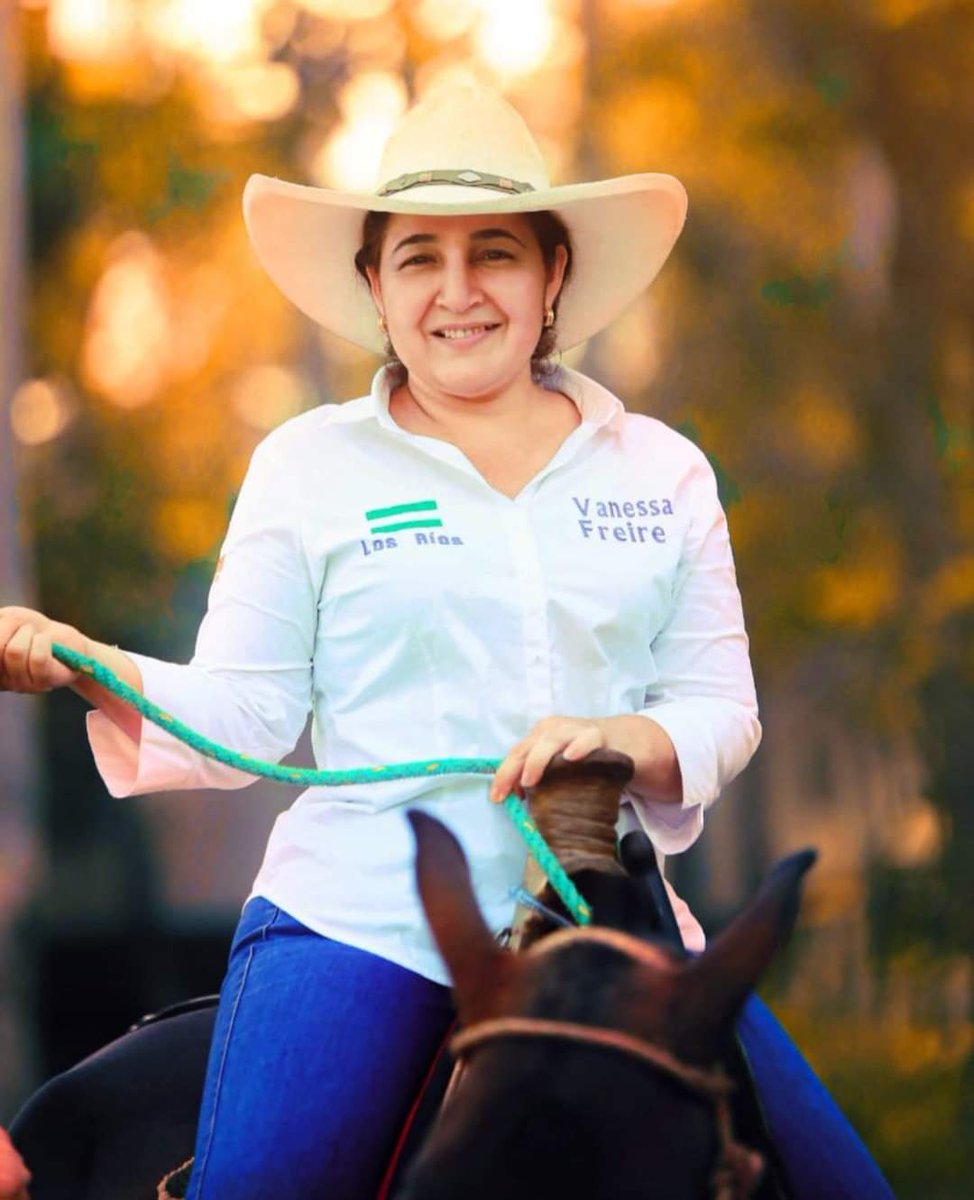 VanessaFreireV's tweet photo. Han llegado al poder y solo se han servido de nuestros campos y engañado a nuestros agricultores, #LosRíos con un amplio sector rural se levantará con políticas públicas desde la Asamblea Nacional que protejan y defiendan a este importante sector.

#RecuperaremosLosRíos https://t.co/t49vgKcxfO