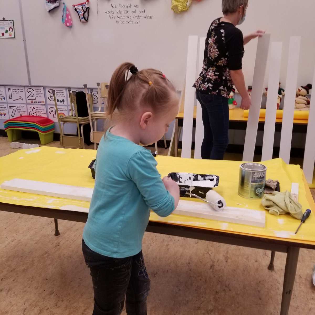 MOkrainetz's tweet photo. My kindergartens and Grade 1's hard at work making there Christmas gifts for their Mom and Dad #sd27 #caribooteachers https://t.co/oaceyTRB3U