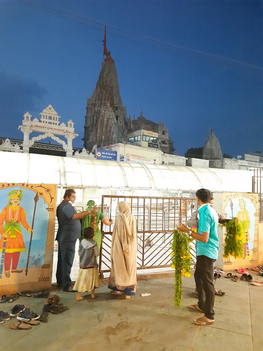 kritis_admirer's tweet photo. Dear @kritisanon ,
Today I went to Dwarka Temple to specially pray for your fast recovery to Lord Krishna 🙏🏻
I dived into cold Gomti River early in the morning at 5am, just for your betterment of your health 💫

Now you'll recover soon😊❤️

1) Front View    2) Rear View https://t.co/UVAzcDRJXW