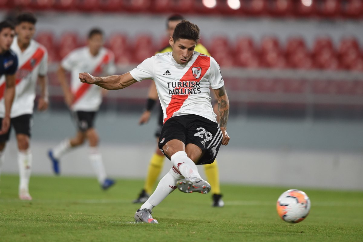 RiverPlate's tweet photo. ¡Claro, Cachete! 🔥 https://t.co/gP3aBlMadT