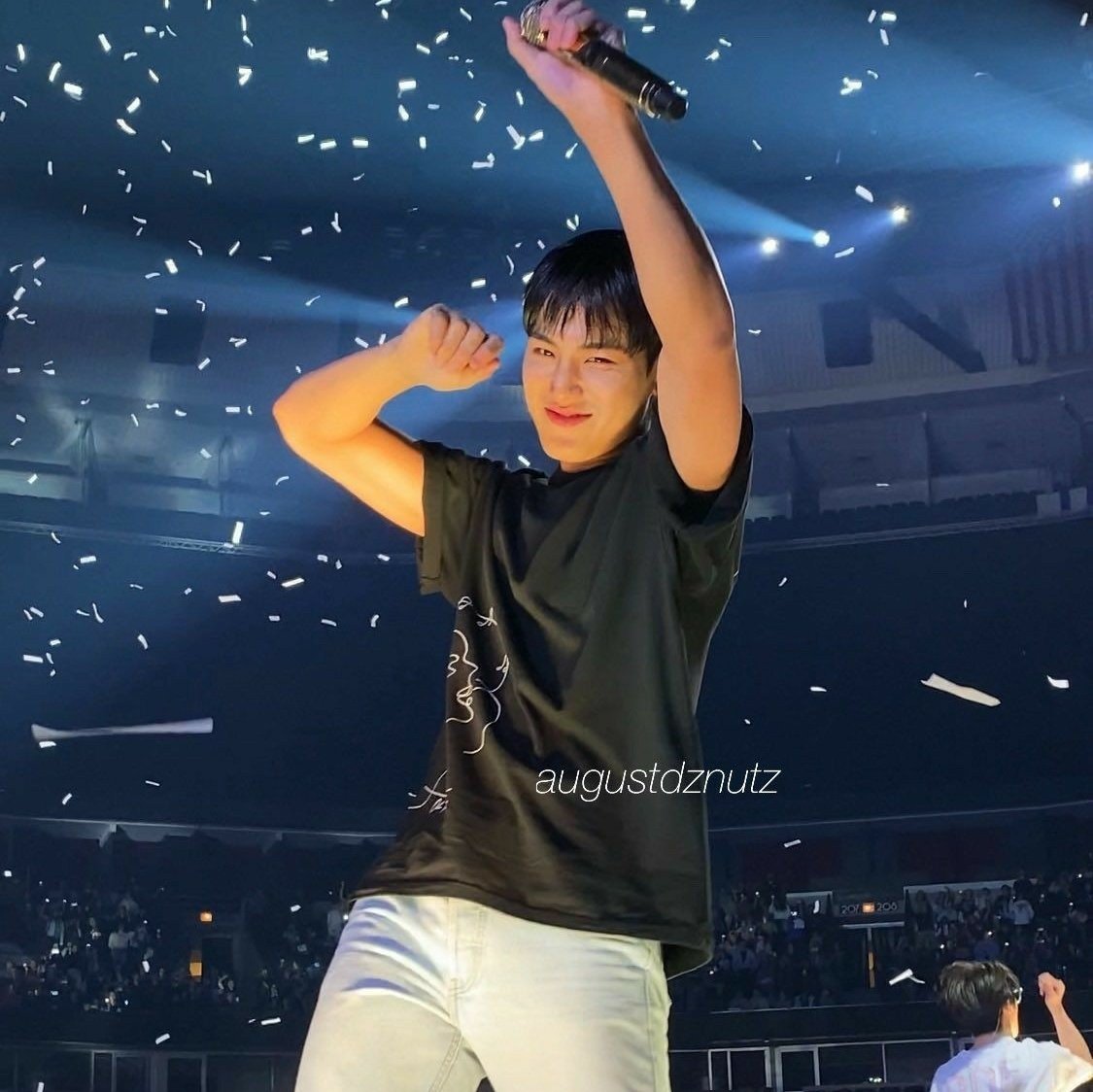 How Mingyu would look like in real lifea thread  @pledis_17