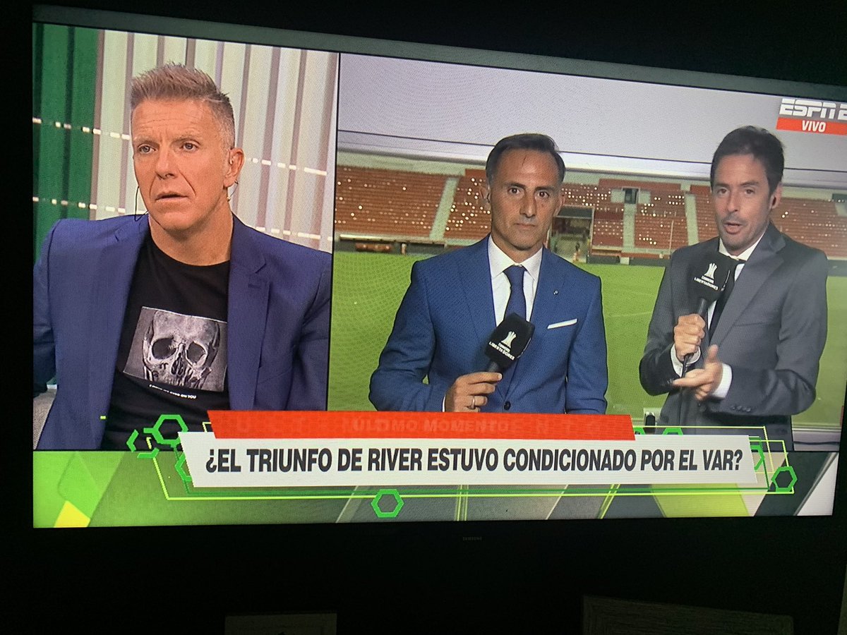 AnaInesMartinez's tweet photo. Conmebol no mostró la repe. 
No es lo mismo que un equipo 🇺🇾 se venga cayendo 1-0 que 2-0 y definir en su casa.
En ESPN titulan: “¿El triunfo de River estuvo condicionado por el VAR?👇🏻 https://t.co/4eAuZMjtSR
