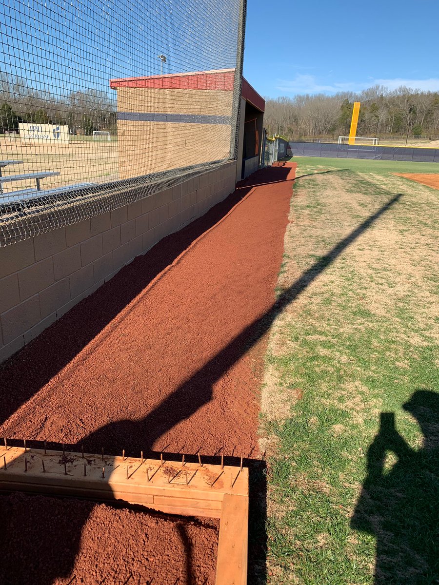 SoftballJpii's tweet photo. WARNING...track! 😀🥎
The Lady @JPIIKNIGHTS Softball field is “Beginning to look a lot like like...READY to Play!” 😎👍🎄🥎
#JPIISoftball https://t.co/hT80jwU3mv