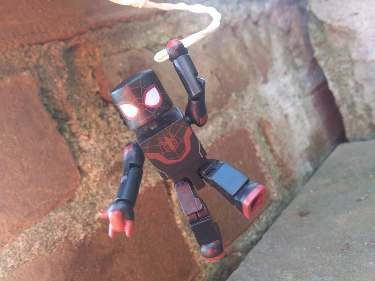 CollectDST's tweet photo. #Marvel Animated #Minimates Series 12 is in @Walgreens stores now! #MarvelMinimates #Avengers #IronMan #SpiderManMilesMorales #spiderman #MilesMorales #diamondselect #diamondselecttoys https://t.co/nFJQRt7ExV