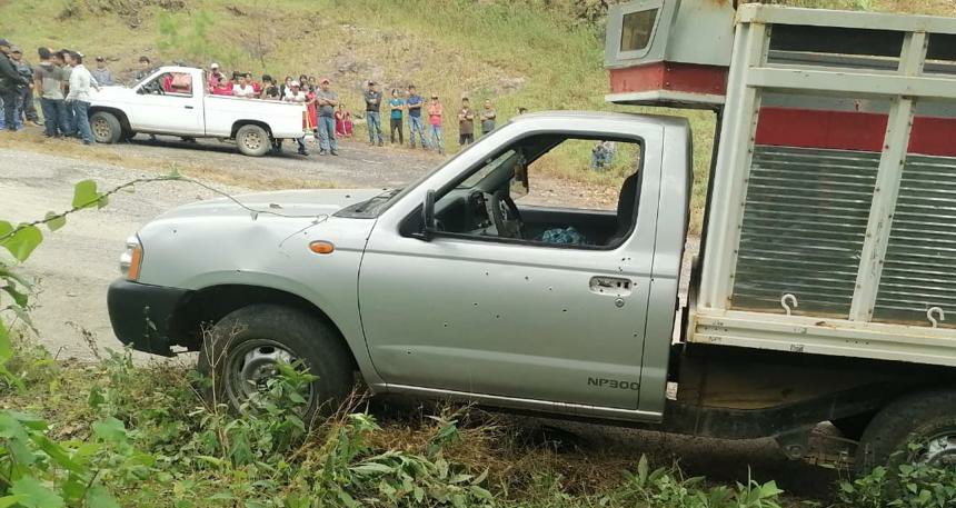LaRebeOax's tweet photo. Otras muertes más en la región Triqui. 
Qué dependencia es la responsable? 
Nadie ha podido garantizar la seguridad en la zona https://t.co/7U6ANTi10N