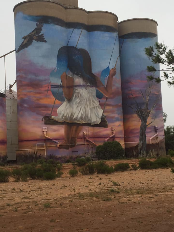 my friend debbie, who i went to school with, recently went to the silo art trail. and i think she went on a bit of a wine trail too lol. so i will post some of the photos she took