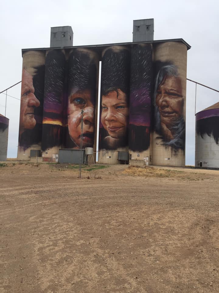 my friend debbie, who i went to school with, recently went to the silo art trail. and i think she went on a bit of a wine trail too lol. so i will post some of the photos she took
