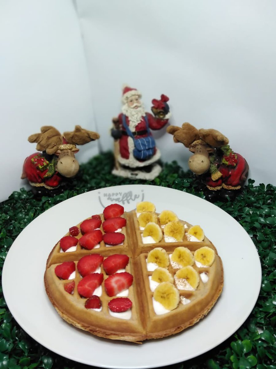 HappyWafflesv's tweet photo. Disfruta nuestros waffles de harina de almendra: viernes, sábado y domingo 🧇🍓🍌 ¡Felices Fiestas! #almonds #waffles #lowcarb #healthy #saludables #banana #Strawberry #fresas https://t.co/d71db4SNyI