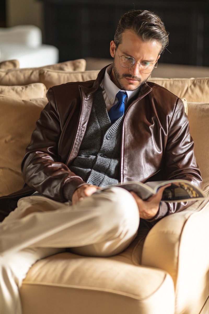 POLOINDONESIA1's tweet photo. Pair classic leather jacket with out formal shirt cardigan for elegant layering this holiday season https://t.co/Ytgy4I8Jth