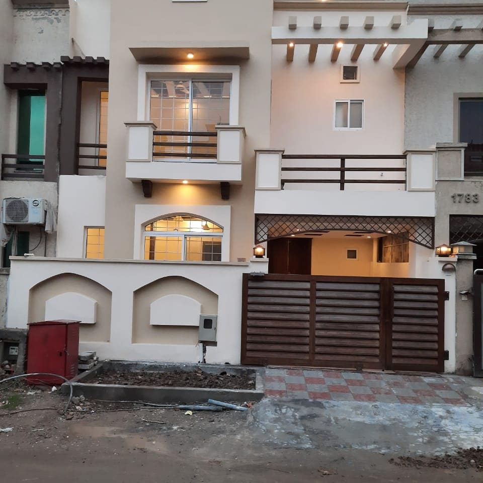 Emlaakreb's tweet photo. Bahria Town Rawalpindi
Phase 8,Ali Block
5 Marla house for sale
Demand:1 crore 25 lacs
#Constructionservices #BahriaTown #Aliblock #rawalpindi #islamabad #dha https://t.co/ushyTHKe8z