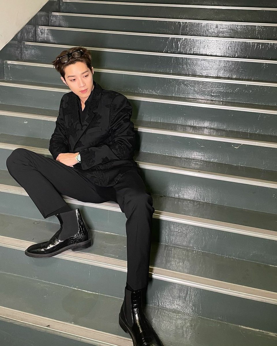 관린이 아님 웃을 일이 없는 자