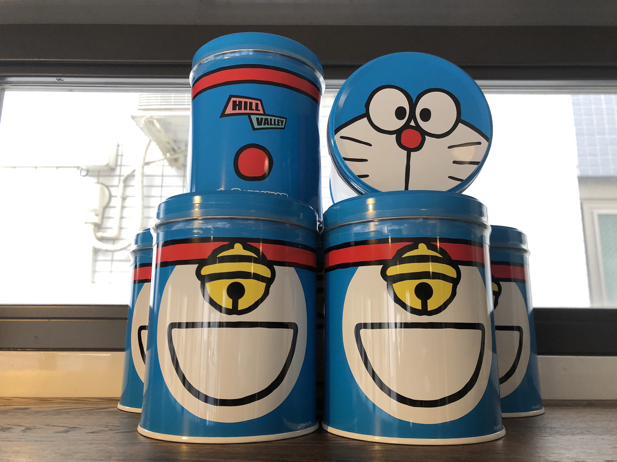 ヒルバレー公式 ドラえもん缶残りわずかでーす ちょっとした手土産にも人気です フレーバーは定番のヒルバレーミックスです ヒルバレー ヒルバレーミックス ドラえもん 映画といえばポップコーン チネチッタでも販売してます T Co