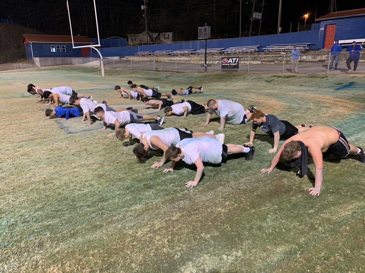 FootballCordova's tweet photo. Night Workout number 1 in the books for the 2021 team! #DominateTheDay https://t.co/zWdaGU4qUc