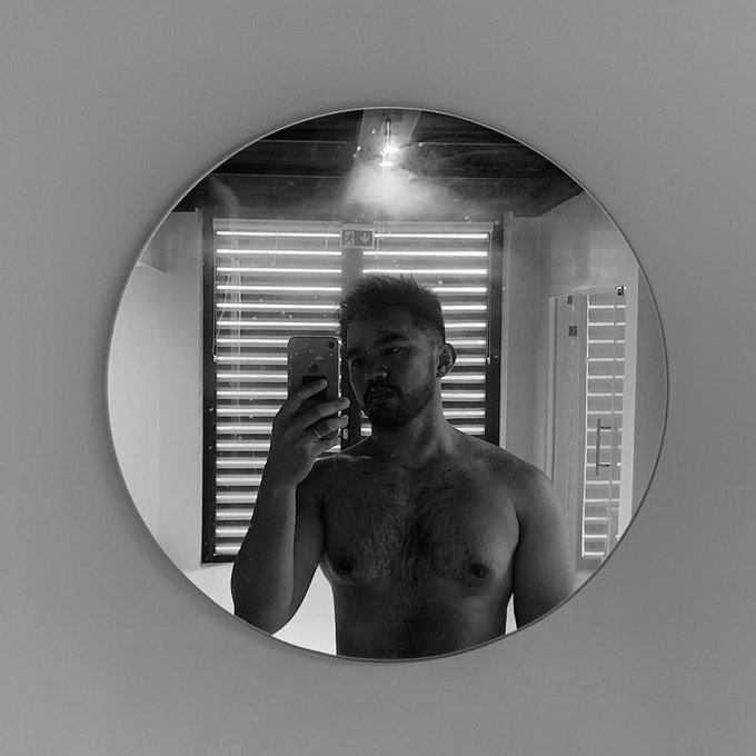 who likes it hairy?   IG: jexelot https://t.co/aehQO5X4dy<a href="/tag/spreadthelove"class="tags"><span>#spreadthelove</span></a>