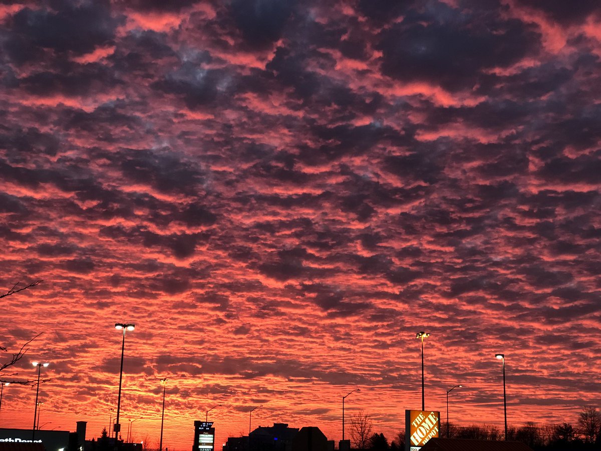 How about that sunset?  <a href="/weathernetwork/">The Weather Network</a> #sunset #oakville