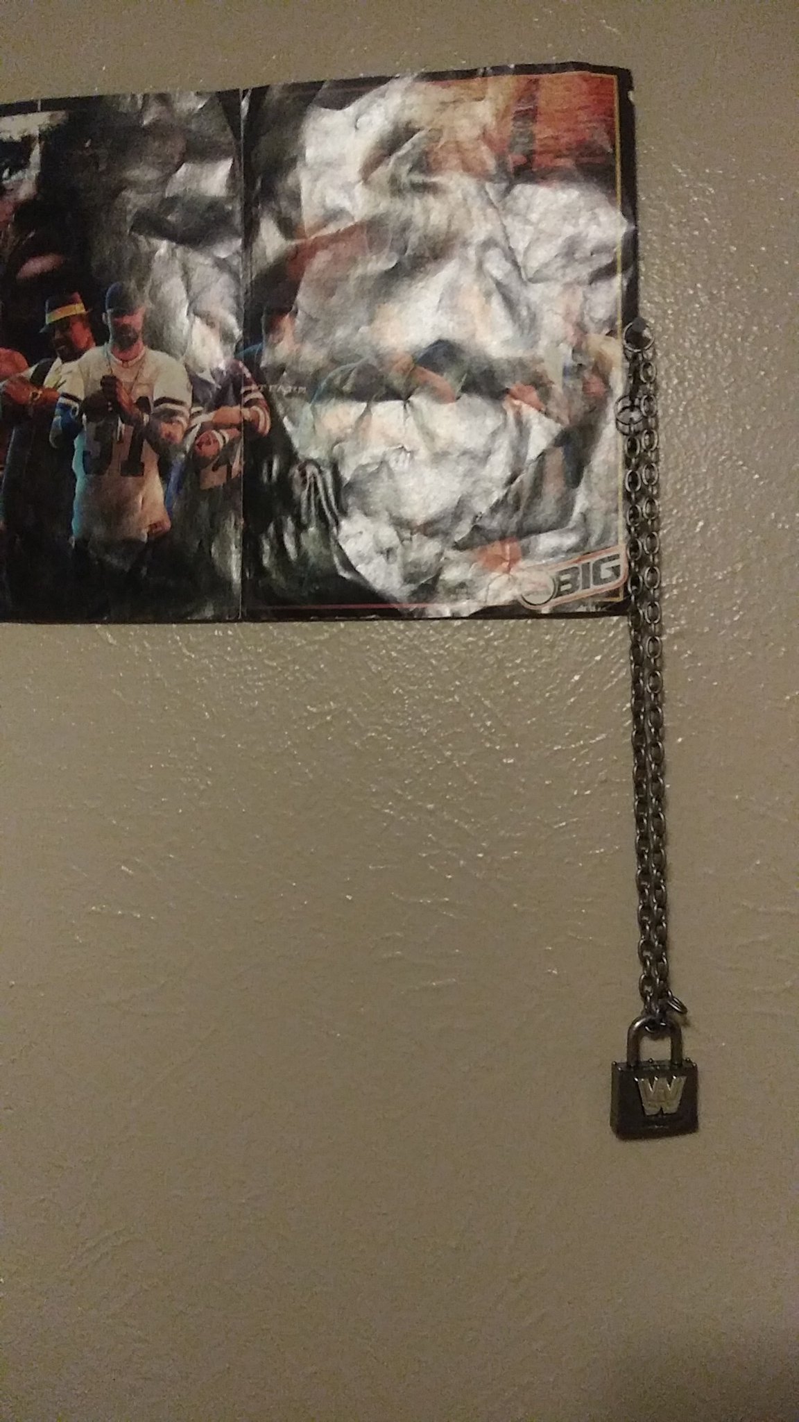2 pic. My @JohnCena retro shirt came in the mail today along with the padlock necklace.. https://t.co/2Lzcbo7q4O