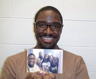jjongslaugh's tweet photo. tw// death
you did not deserve this, i promise we will work hard to get justice for your , for your family , for everyone , rest in power Brandon Bernard.
#HelpSaveBrandon #BrandonBernard https://t.co/jranqOqWXI