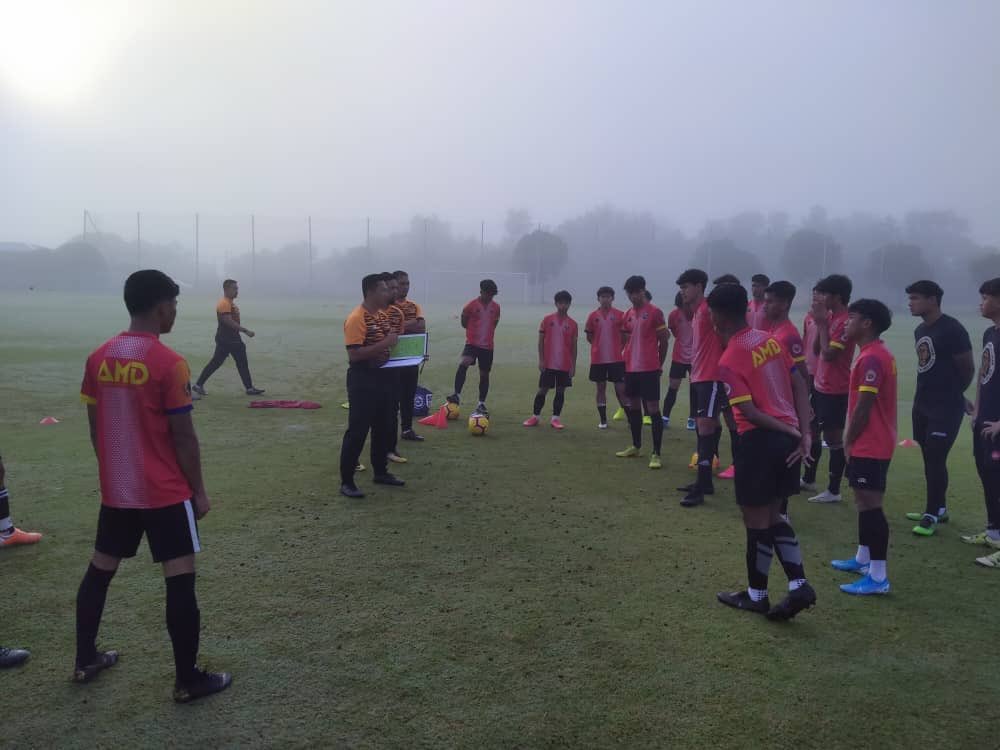 MSNMALAYSIA's tweet photo. Sesi pemilihan pemain AMD bagi Skuad Projek FAM-MSN di AMD, Gambang.

#TeamKBS #TeamMSN #FAM https://t.co/CZKlHjuVdR