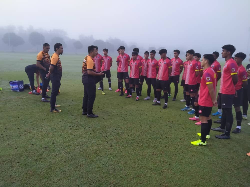 MSNMALAYSIA's tweet photo. Sesi pemilihan pemain AMD bagi Skuad Projek FAM-MSN di AMD, Gambang.

#TeamKBS #TeamMSN #FAM https://t.co/CZKlHjuVdR
