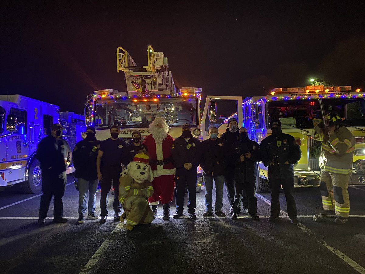 gusndwfire's tweet photo. The Stafford Volunteer Fire Department Co-02 conducted day four of Santa runs. Great work by all who participate. @Stafford2Fire @staffordvagov @SCPSchools @staffcofire @fireheritageusa @NewsInTheBurg @NVFC @nvfrldi1 https://t.co/34w3nawm8V