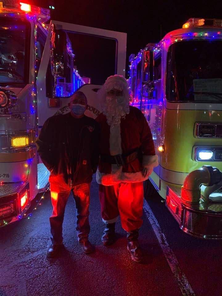 gusndwfire's tweet photo. The Stafford Volunteer Fire Department Co-02 conducted day four of Santa runs. Great work by all who participate. @Stafford2Fire @staffordvagov @SCPSchools @staffcofire @fireheritageusa @NewsInTheBurg @NVFC @nvfrldi1 https://t.co/34w3nawm8V